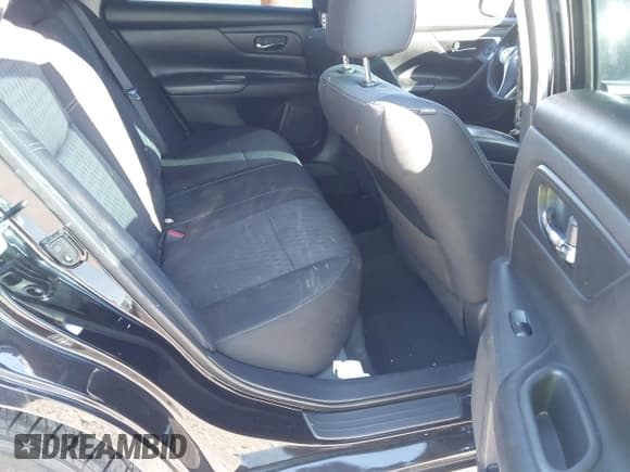 ✅ 2017 Nissan Altima S • VIN: 1N4AL3AP7HN364008 • Лот: 43765863. Опубликован ранее на IAAI с пробегом 122 122 миль. Бесплатный доступ к архиву аукционных продаж из США и подробный отчёт об истории автомобиля на DreamBid. Изображение 8.