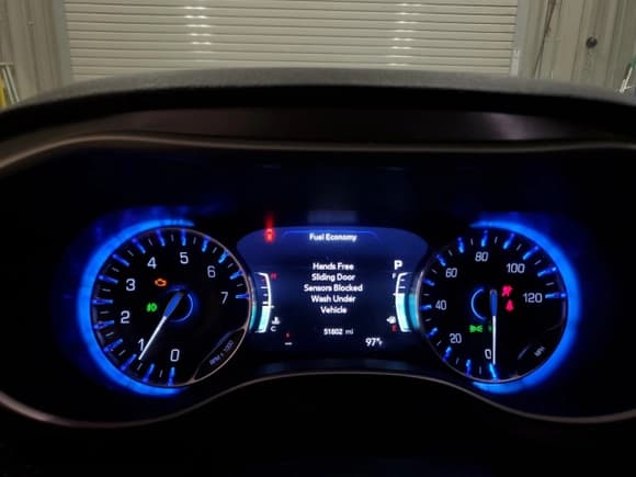 ✅ 2021 Chrysler Pacifica Touring L • VIN: 2C4RC3BG5MR549327 • Lot: 61662315. Listed on Copart with 51,802 mi. Free auction sales archive from the USA and detailed vehicle history report at DreamBid. Image 9.