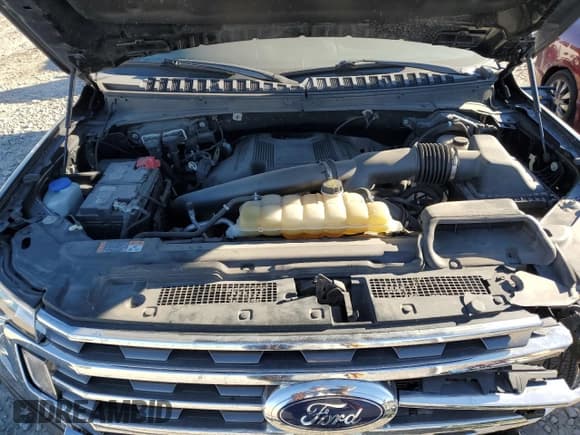 ✅ 2019 Ford Expedition XLT • VIN: 1FMJU1JT0KEA80540 • Lot: 93003655. Listed on Copart with 123,736 mi. Free auction sales archive from the USA and detailed vehicle history report at DreamBid. Image 12.