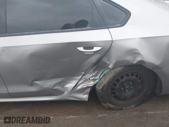 ✅ 2013 Volkswagen Passat Wolfsburg Edition • VIN: 1VWAP7A38DC042077 • Lot: 41739755. Listed on IAAI with 152,500 mi. Free auction sales archive from the USA and detailed vehicle history report at DreamBid. Image 13.