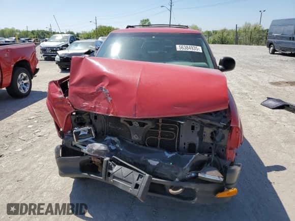 1996 Chevrolet Blazer z VIN 1GNCT18W2TK201658, wystawiony jako Copart lot #56384935 z przebiegiem 111 957 mil mil oraz Czysty tytuł • Clean title. Historia ofert i sprzedaży dostępna na DreamBid. Obrazek 5.