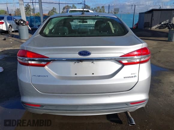 ✅ 2018 Ford Fusion SE • VIN: 3FA6P0LU3JR191716 • Lot: 43733360. Wystawiony na IAAI z przebiegiem 56 575 mil. Bezpłatny archiwum sprzedaży aukcyjnych z USA i szczegółowy raport historii pojazdu na DreamBid. Zdjęcie 16.