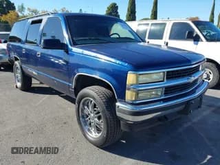 ✅ 1998 Chevrolet Suburban • VIN: 3GNFK16R5WG123384 • Lot: 43469980. Listed on IAAI with 204,196 mi. Free auction sales archive from the USA and detailed vehicle history report at DreamBid. Image 1.