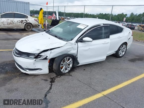 ✅ 2015 Chrysler 200 Limited • VIN: 1C3CCCAB2FN649675 • Lot: 42420961. Listed on IAAI with 126,662 mi. Free auction sales archive from the USA and detailed vehicle history report at DreamBid. Image 2.