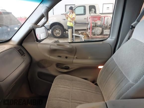 ✅ 1997 Ford F-150 • VIN: 1FTDX1766VNA16744 • Lot: 42578246. Listed on IAAI with 129,699 mi. Free auction sales archive from the USA and detailed vehicle history report at DreamBid. Image 5.