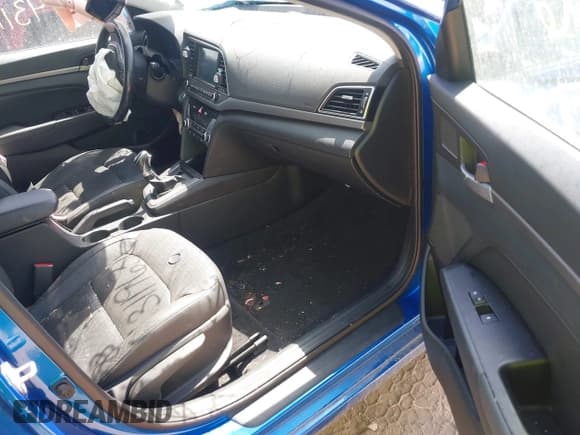 ✅ 2017 Hyundai Elantra SE • VIN: 5NPD84LF2HH121449 • Lot: 43119636. Listed on IAAI with 92,048 mi. Free auction sales archive from the USA and detailed vehicle history report at DreamBid. Image 5.