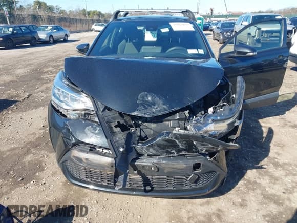 ✅ 2022 Toyota C-HR XLE • VIN: JTNKHMBX9N1130195 • Lot: 41867899. Listed on IAAI with 13,813 mi. Free auction sales archive from the USA and detailed vehicle history report at DreamBid. Image 6.