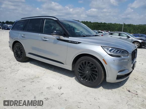 ✅ 2023 Lincoln Aviator Reserve • VIN: 5LM5J7WC6PGL10726 • Lot: 65763525. Listed on Copart with 48,184 mi. Free auction sales archive from the USA and detailed vehicle history report at DreamBid. Image 4.