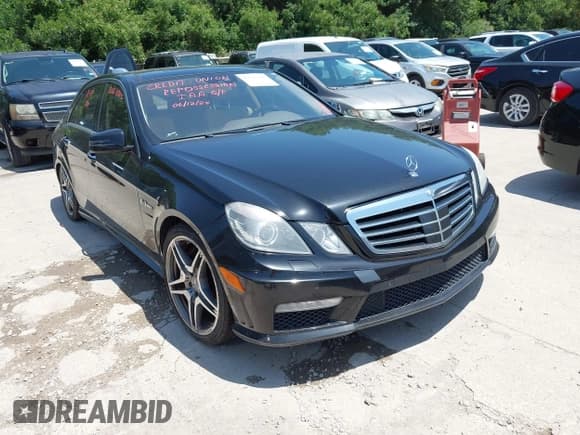 ✅ 2010 Mercedes-Benz E 63 AMG • VIN: WDDHF7HB6AA119107 • Lot: 42517085. Wystawiony na IAAI z przebiegiem 113 539 mil. Bezpłatny archiwum sprzedaży aukcyjnych z USA i szczegółowy raport historii pojazdu na DreamBid. Zdjęcie 1.