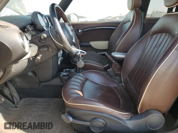 ✅ 2008 MINI Clubman • VIN: WMWML33508TJ46178 • Lot: 68038465. Listed on Copart with 162,812 mi. Free auction sales archive from the USA and detailed vehicle history report at DreamBid. Image 7.