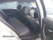 ✅ 2007 BMW 3 Series 328i • VIN: WBAVC535X7FZ77507 • Lot: 42230370. Wystawiony na IAAI z przebiegiem 167 206 mil. Bezpłatny archiwum sprzedaży aukcyjnych z USA i szczegółowy raport historii pojazdu na DreamBid. Zdjęcie 8.