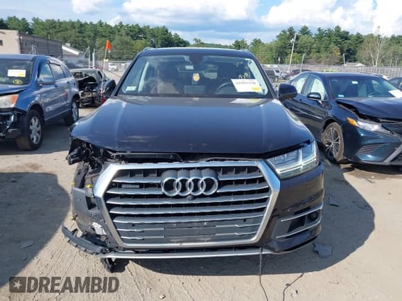✅ 2018 Audi Q7 Premium Plus • VIN: WA1LHAF71JD017586 • Lot: 42955330. Wystawiony na IAAI z przebiegiem 74 390 mil. Bezpłatny archiwum sprzedaży aukcyjnych z USA i szczegółowy raport historii pojazdu na DreamBid. Zdjęcie 13.
