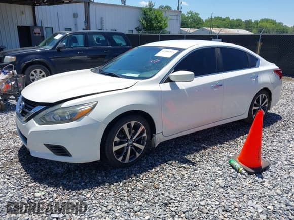 ✅ 2017 Nissan Altima SR • VIN: 1N4AL3AP9HN351471 • Lot: 42306775. Listed on IAAI with 126,135 mi. Free auction sales archive from the USA and detailed vehicle history report at DreamBid. Image 17.