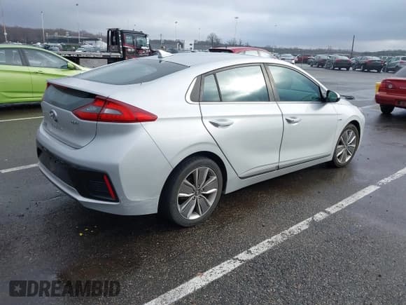 ✅ 2018 Hyundai Ioniq Limited • VIN: KMHC85LC9JU087279 • Lot: 41104562. Wystawiony na IAAI z przebiegiem 84 424 mil. Bezpłatny archiwum sprzedaży aukcyjnych z USA i szczegółowy raport historii pojazdu na DreamBid. Zdjęcie 4.