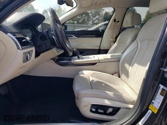 ✅ 2016 BMW 7 Series 740i • VIN: WBA7E2C56GG504506 • Лот: 81659585. Опубликован ранее на Copart с пробегом 93 842 миль. Бесплатный доступ к архиву аукционных продаж из США и подробный отчёт об истории автомобиля на DreamBid. Изображение 7.