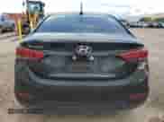 2021 Hyundai Accent SE z VIN 3KPC24A6XME135162, wystawiony jako Copart lot #68153984 z przebiegiem 71 422 mil mil oraz Szkoda całkowita • Salvage title. Historia ofert i sprzedaży dostępna na DreamBid. Obrazek 6.