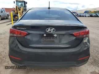 2021 Hyundai Accent SE z VIN 3KPC24A6XME135162, wystawiony jako Copart lot #68153984 z przebiegiem 71 422 mil mil oraz Szkoda całkowita • Salvage title. Historia ofert i sprzedaży dostępna na DreamBid. Obrazek 6.