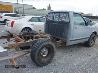 ✅ 1992 Chevrolet S-10 • VIN: 1GCCS14R2N8226023 • Лот: 41886028. Опубликован ранее на IAAI с пробегом 239 050 миль. Бесплатный доступ к архиву аукционных продаж из США и подробный отчёт об истории автомобиля на DreamBid. Изображение 4.