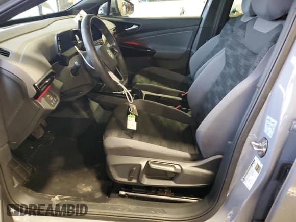 ✅ 2021 Volkswagen ID.4 Pro • VIN: WVGJNPE2XMP061051 • Lot: 46786625. Wystawiony na Copart z przebiegiem 4 894 mil. Bezpłatny archiwum sprzedaży aukcyjnych z USA i szczegółowy raport historii pojazdu na DreamBid. Zdjęcie 7.