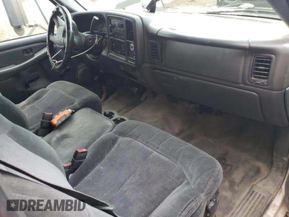 ✅ 2006 Chevrolet Silverado 1500 • VIN: 1GBJC34U66E219197 • Lot: 84921325. Wystawiony na Copart z przebiegiem 144 467 mil. Bezpłatny archiwum sprzedaży aukcyjnych z USA i szczegółowy raport historii pojazdu na DreamBid. Zdjęcie 8.