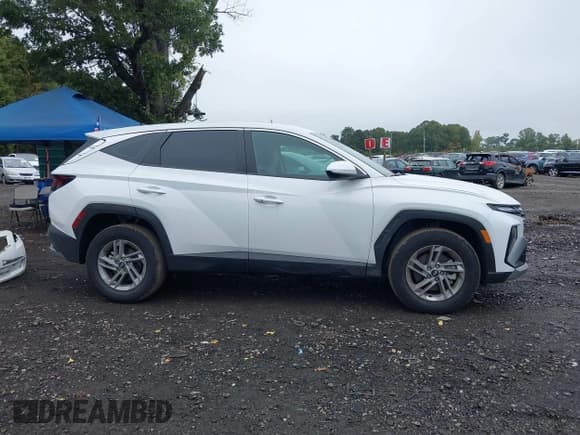 ✅ 2025 Hyundai Tucson SE • VIN: 5NMJACDE2SH485785 • Lot: 43303199. Wystawiony na IAAI z przebiegiem 3 975 mil. Bezpłatny archiwum sprzedaży aukcyjnych z USA i szczegółowy raport historii pojazdu na DreamBid. Zdjęcie 13.