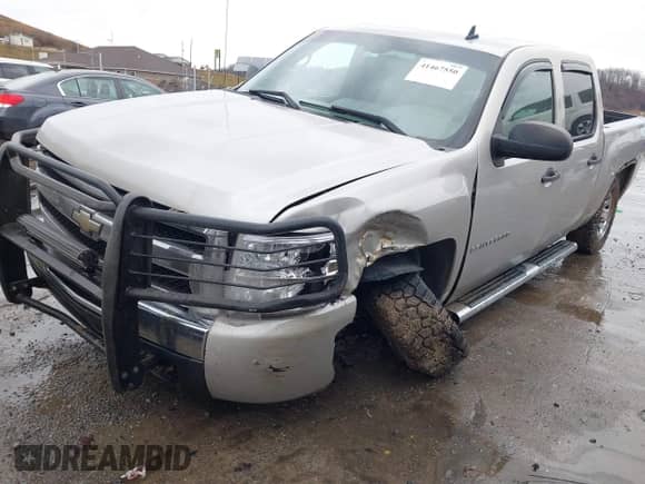 2009 Chevrolet Silverado 1500 LS z VIN 3GCEK13C69G223860, wystawiony jako IAAI lot #41467550 z przebiegiem Nie podano mil oraz . Historia ofert i sprzedaży dostępna na DreamBid. Obrazek 2.