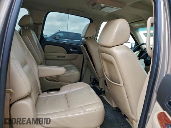 ✅ 2007 Chevrolet Suburban LT • VIN: 1GNFC16J07R224910 • Lot: 93920855. Listed on Copart with 161,996 mi. Free auction sales archive from the USA and detailed vehicle history report at DreamBid. Image 11.