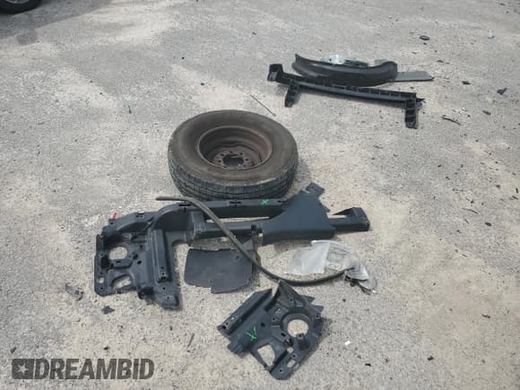 ✅ 2012 Ford Econoline Passenger XL • VIN: 1FBSS3BL5CDA94051 • Лот: 58551315. Опубликован ранее на Copart с пробегом 176 045 миль. Бесплатный доступ к архиву аукционных продаж из США и подробный отчёт об истории автомобиля на DreamBid. Изображение 13.