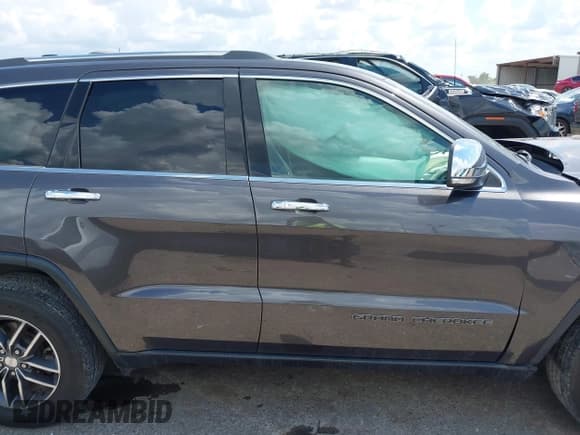 ✅ 2017 Jeep Grand Cherokee Limited • VIN: 1C4RJEBG7HC827757 • Lot: 42987039. Wystawiony na IAAI z przebiegiem 166 788 mil. Bezpłatny archiwum sprzedaży aukcyjnych z USA i szczegółowy raport historii pojazdu na DreamBid. Zdjęcie 13.