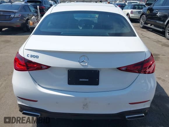 ✅ 2024 Mercedes-Benz C 300 • VIN: W1KAF4GB9RR237165 • Lot: 42907491. Wystawiony na IAAI z przebiegiem 8 143 mil. Bezpłatny archiwum sprzedaży aukcyjnych z USA i szczegółowy raport historii pojazdu na DreamBid. Zdjęcie 17.