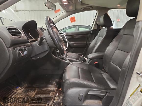 ✅ 2014 Volkswagen Jetta TDI w/Sunroof • VIN: 3VWPL7AJ0EM607037 • Lot: 91584315. Wystawiony na Copart z przebiegiem 142 963 mil. Bezpłatny archiwum sprzedaży aukcyjnych z USA i szczegółowy raport historii pojazdu na DreamBid. Zdjęcie 7.