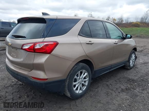 ✅ 2019 Chevrolet Equinox LS • VIN: 2GNAXHEV7K6218585 • Лот: 43500929. Опубликован ранее на IAAI с пробегом 62 646 миль. Бесплатный доступ к архиву аукционных продаж из США и подробный отчёт об истории автомобиля на DreamBid. Изображение 4.