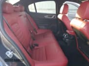 ✅ 2024 Alfa Romeo Giulia Veloce • VIN: ZARFANBN3R7677535 • Lot: 86681564. Wystawiony na Copart z przebiegiem 13 036 mil. Bezpłatny archiwum sprzedaży aukcyjnych z USA i szczegółowy raport historii pojazdu na DreamBid. Zdjęcie 10.