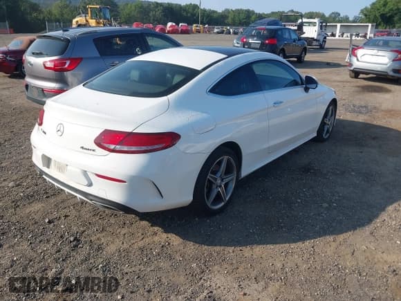 ✅ 2017 Mercedes-Benz C 300 • VIN: WDDWJ4KB2HF488590 • Lot: 42949374. Listed on IAAI with 119,429 mi. Free auction sales archive from the USA and detailed vehicle history report at DreamBid. Image 4.