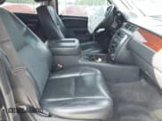 ✅ 2011 GMC Yukon SLT • VIN: 1GKS1CE00BR178946 • Lot: 42538923. Wystawiony na IAAI z przebiegiem 327 843 mil. Bezpłatny archiwum sprzedaży aukcyjnych z USA i szczegółowy raport historii pojazdu na DreamBid. Zdjęcie 5.