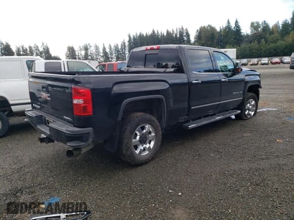 ✅ 2018 GMC Sierra 3500HD Denali • VIN: 1GT42YEY6JF290445 • Lot: 69260864. Wystawiony na Copart z przebiegiem 46 963 mil. Bezpłatny archiwum sprzedaży aukcyjnych z USA i szczegółowy raport historii pojazdu na DreamBid. Zdjęcie 3.