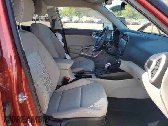 ✅ 2020 Kia Soul LX • VIN: KNDJ23AU9L7117332 • Lot: 86127055. Listed on Copart with 29,274 mi. Free auction sales archive from the USA and detailed vehicle history report at DreamBid. Image 7.