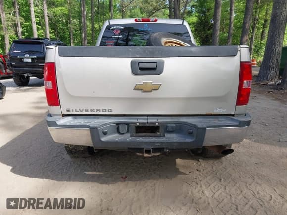 ✅ 2009 Chevrolet Silverado 2500HD LT • VIN: 1GCHK53K89F115396 • Лот: 42130649. Опубликован ранее на IAAI с пробегом 225 590 миль. Бесплатный доступ к архиву аукционных продаж из США и подробный отчёт об истории автомобиля на DreamBid. Изображение 17.