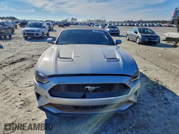 ✅ 2018 Ford Mustang EcoBoost Premium • VIN: 1FATP8UH0J5111097 • Lot: 95275485. Wystawiony na Copart z przebiegiem 118 498 mil. Bezpłatny archiwum sprzedaży aukcyjnych z USA i szczegółowy raport historii pojazdu na DreamBid. Zdjęcie 5.