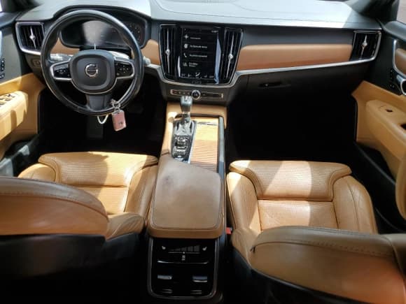 ✅ 2017 Volvo S90 Inscription • VIN: YV1A22ML3H1008625 • Лот: 82269085. Опубликован ранее на Copart с пробегом 112 235 миль. Бесплатный доступ к архиву аукционных продаж из США и подробный отчёт об истории автомобиля на DreamBid. Изображение 8.