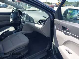 2019 Hyundai Elantra SE с VIN KMHD74LF1KU778318, выставлен на аукционе IAAI как лот 43443540 с пробегом 14 564 миль миль и . История ставок и продаж доступна на DreamBid. Изображение 5.