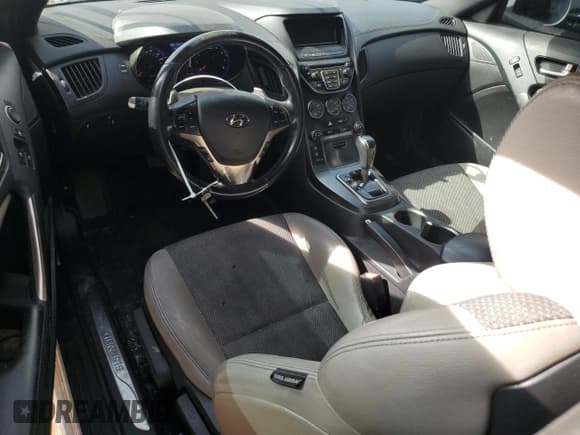 ✅ 2016 Hyundai Genesis Coupe 3.8L Base • VIN: KMHHT6KJ2GU134929 • Lot: 48465825. Wystawiony na Copart z przebiegiem 125 191 mil. Bezpłatny archiwum sprzedaży aukcyjnych z USA i szczegółowy raport historii pojazdu na DreamBid. Zdjęcie 8.