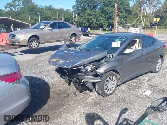 ✅ 2013 Hyundai Elantra Limited • VIN: 5NPDH4AE4DH225266 • Lot: 43386145. Listed on IAAI with Not provided. Free auction sales archive from the USA and detailed vehicle history report at DreamBid. Image 6.