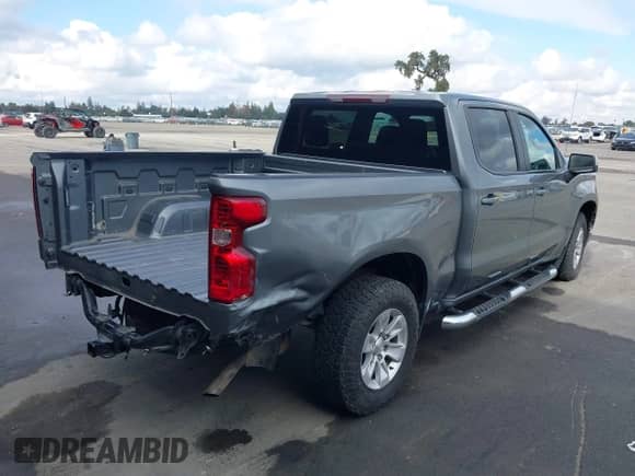 2021 Chevrolet Silverado 1500 LT z VIN 3GCPWCED4MG449497, wystawiony jako IAAI lot #43454954 z przebiegiem 70 702 mil mil oraz . Historia ofert i sprzedaży dostępna na DreamBid. Obrazek 4.