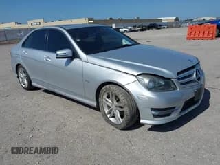 ✅ 2012 Mercedes-Benz C 250 Sport • VIN: WDDGF4HB3CF851646 • Lot: 42560092. Wystawiony na IAAI z przebiegiem 109 808 mil. Bezpłatny archiwum sprzedaży aukcyjnych z USA i szczegółowy raport historii pojazdu na DreamBid. Zdjęcie 1.