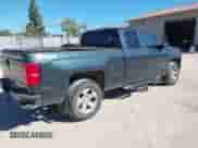 2017 Chevrolet Silverado 1500 LT z VIN 1GCVKREC8HZ178267, wystawiony jako IAAI lot #43403931 z przebiegiem 139 177 mil mil oraz . Historia ofert i sprzedaży dostępna na DreamBid. Obrazek 4.