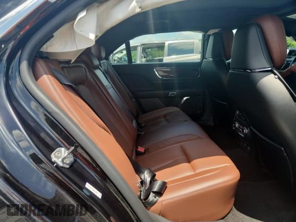 ✅ 2019 Lincoln Continental Reserve • VIN: 1LN6L9RP5K5600276 • Lot: 64637625. Listed on Copart with 9,351 mi. Free auction sales archive from the USA and detailed vehicle history report at DreamBid. Image 10.