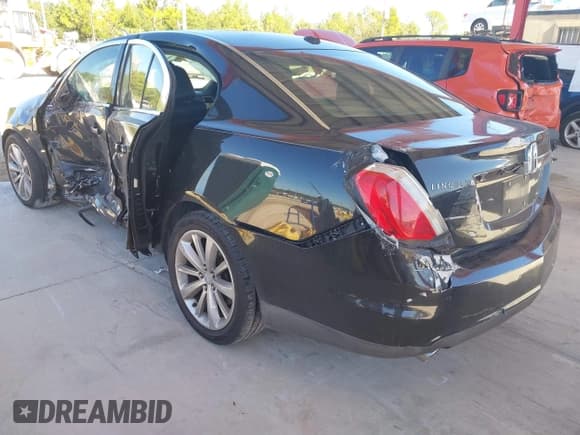 ✅ 2011 Lincoln MKS • VIN: 1LNHL9ER4BG610611 • Lot: 43705891. Wystawiony na IAAI z przebiegiem 176 288 mil. Bezpłatny archiwum sprzedaży aukcyjnych z USA i szczegółowy raport historii pojazdu na DreamBid. Zdjęcie 3.