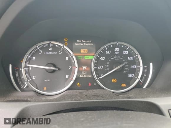 ✅ 2015 Acura TLX Technology • VIN: 19UUB1F56FA013957 • Lot: 82050955. Listed on Copart with 147,647 mi. Free auction sales archive from the USA and detailed vehicle history report at DreamBid. Image 9.