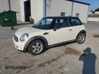 2007 MINI Hardtop with VIN WMWMF33527TT57923, listed as a Copart auction lot 86813425 with 68,677 mi miles and Clean title. Bid and sale history available at DreamBid. Image 1.
